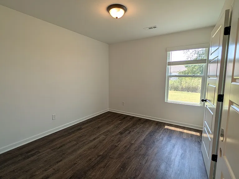 720 Short Leaf Ln — Photo 12