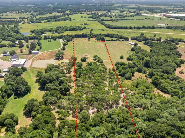 240 County Road 33010, Brookston, TX 75421