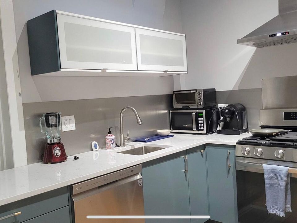 1st image of 1403 N Oakley Blvd #1