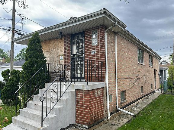 2nd image of 315 W 100th Pl