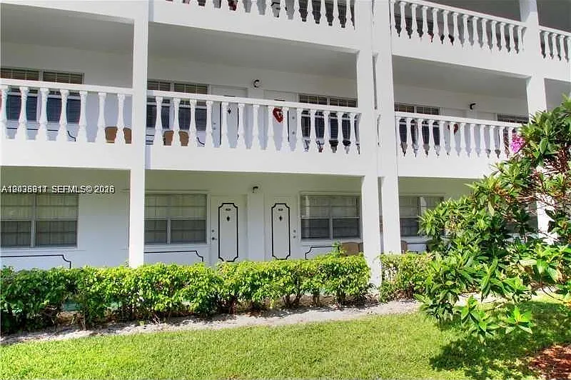Maybury Mansions Condo — Photo 4