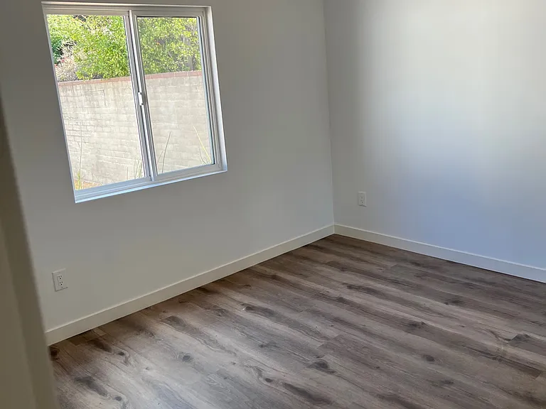 6427 Rhodes Ave — Photo 46