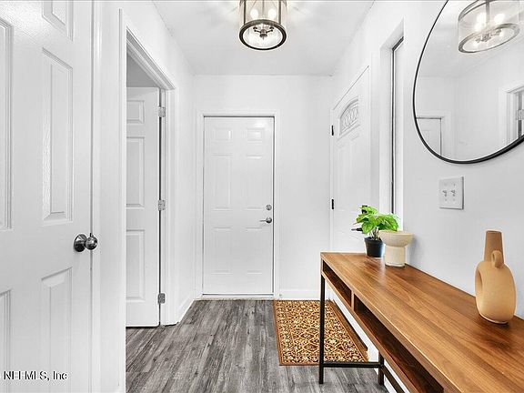 5th image of 3946 VALLEY GARDEN Drive W