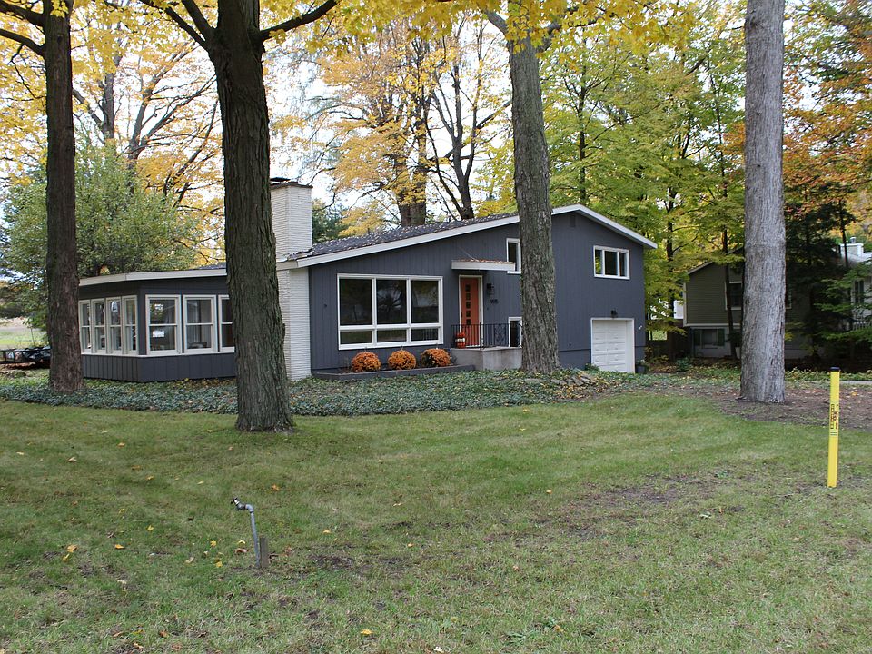 1st image of 9015 Pinebrook Dr