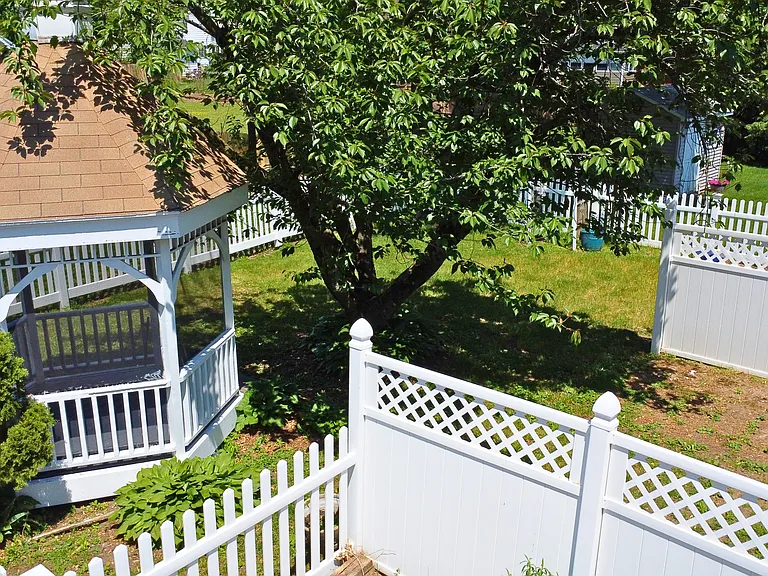 156 Doris St — Photo 26