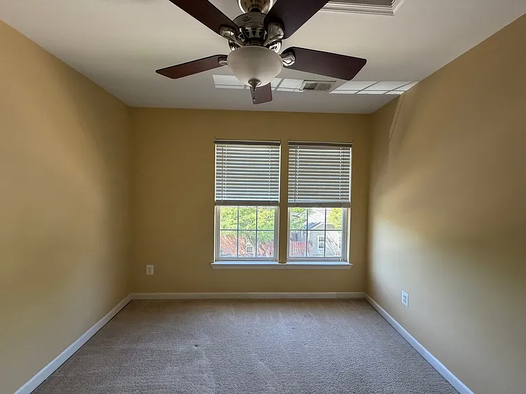 829 Rainier Rd — Photo 27