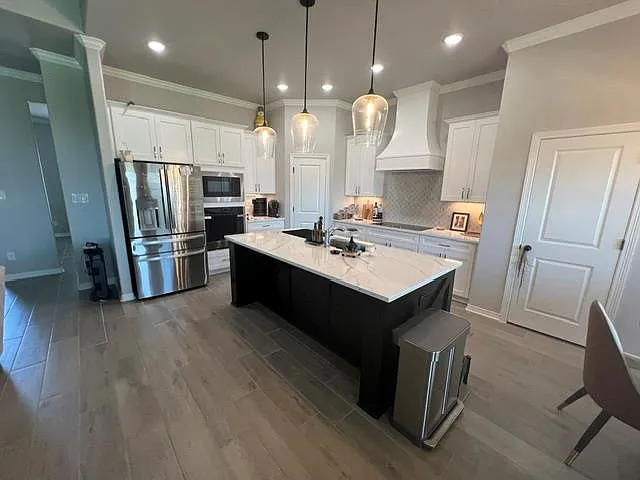 3 bed, 3.5 bath, 2253 sqft, $3,500 — Photo 2