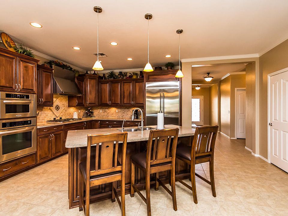 2nd image of 3660 E Vallejo Ct