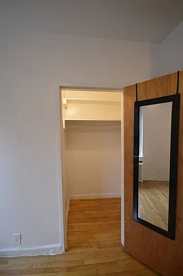 Rented by Universal Realty Group | media 2