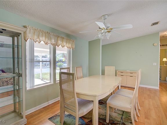 5th image of 410 Woodale Ct