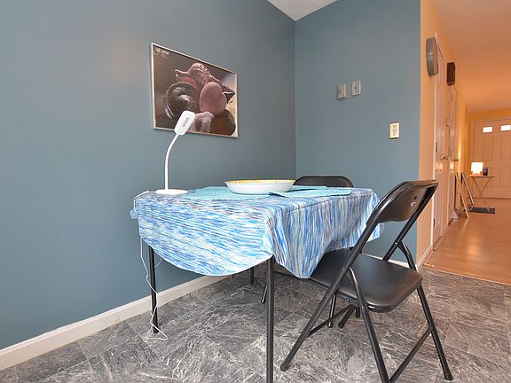 5th image of 206 Pinewood Dr
