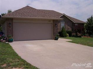 572 S Kings Gate Ct, Nixa, MO 65714