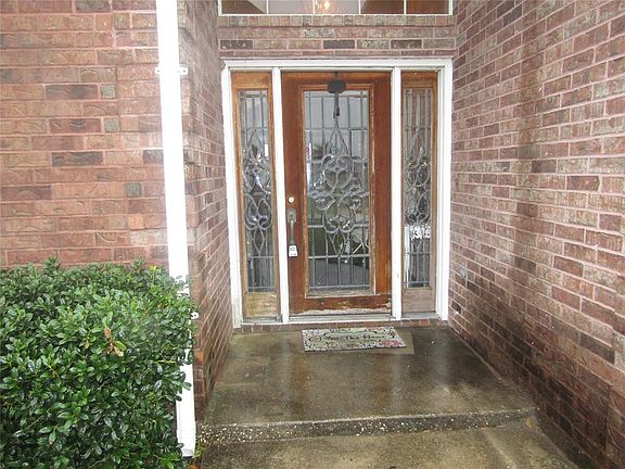 3rd image of 5926 Plantation Dr