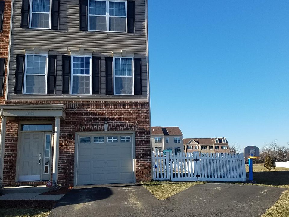 Extended driveway-fits 3 cars