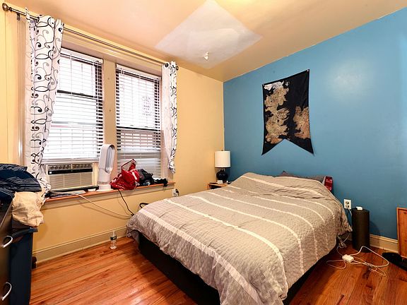 4th image of 347 Midwood St