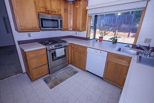 4th image of 3476 Clover Oak Dr