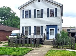 332 S 4th St, Pekin, IL