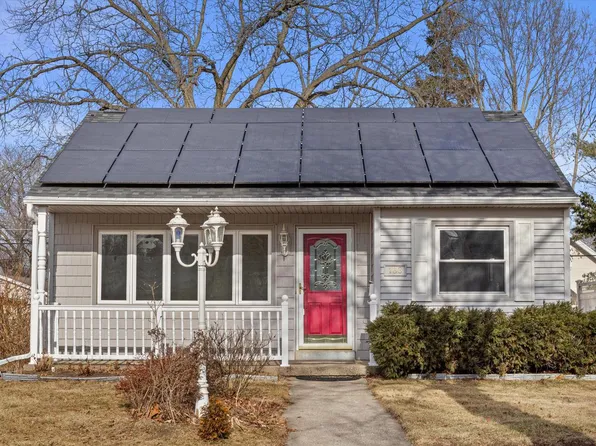 138 Douglass AVENUE, Waukesha, WI 53186