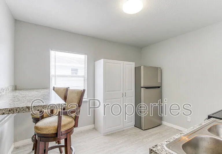 685 Sears Ave NE #4 — Photo 6