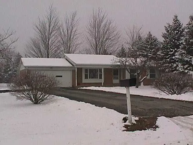 3340 Pittsview Dr photo 1