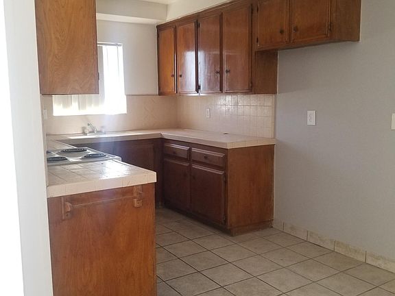3rd image of 13922 Yukon Ave APT 16