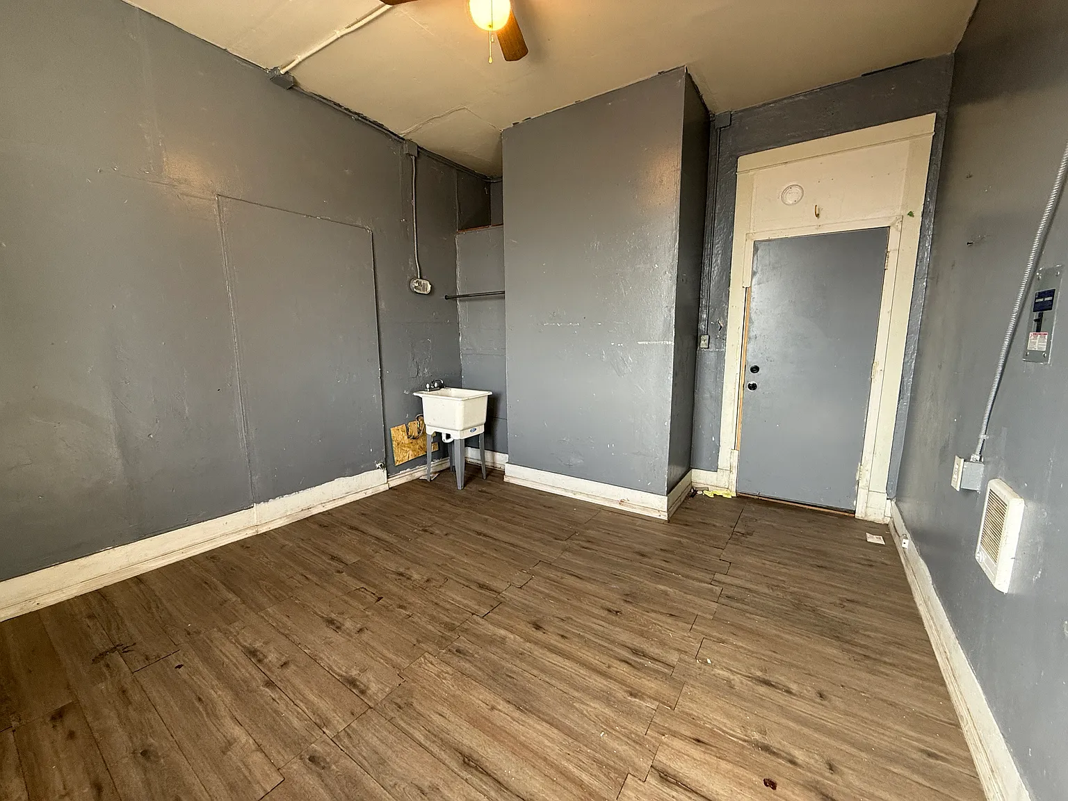 Lotus Apartments — Photo 4