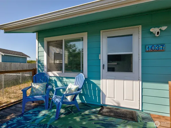 1037 Brentwood Court SW, Ocean Shores, WA 98569
