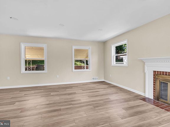 4th image of 7536 Abbington Dr