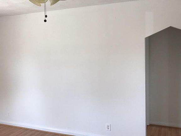 3rd image of 4726 Tillsam Ct