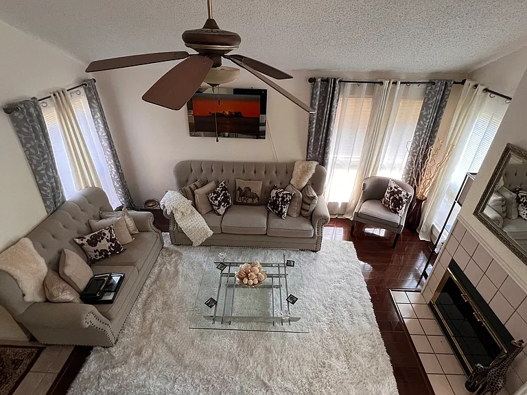 3824 Dalston Ln — Photo 3