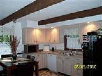 3rd image of 3026 Windsor Dr