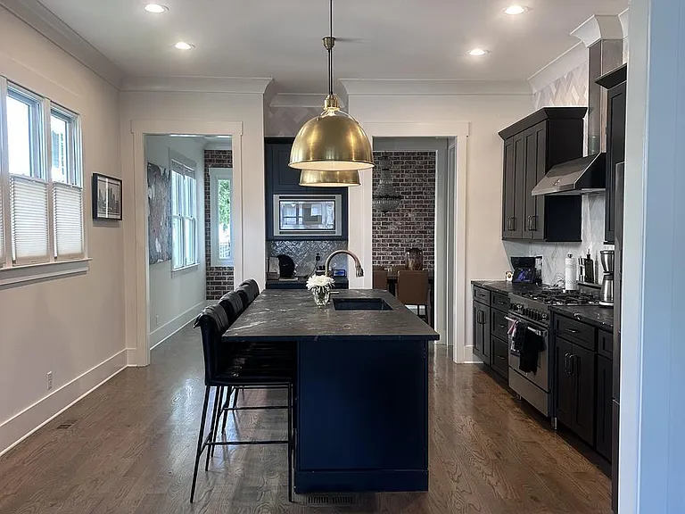 1106 Caldwell Ave — Photo 1