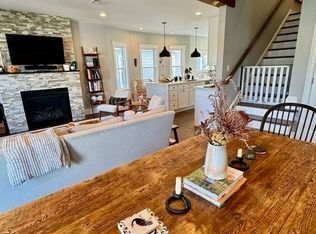 122 Hudson St #2A, Somerville, MA 02144