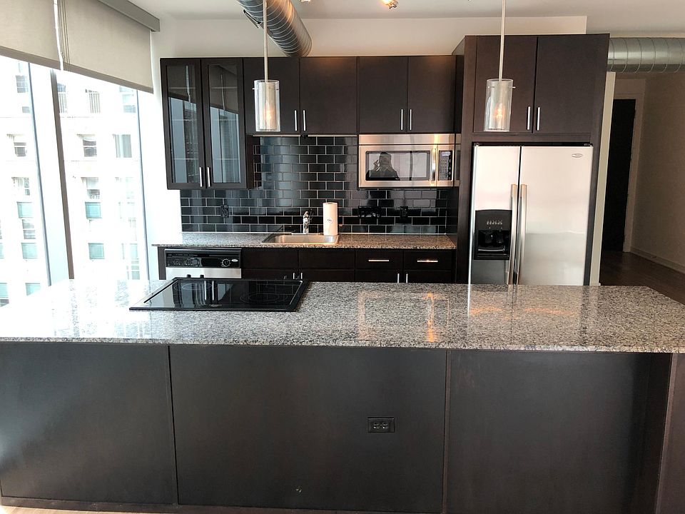 1st image of 402 N Clark St #1305