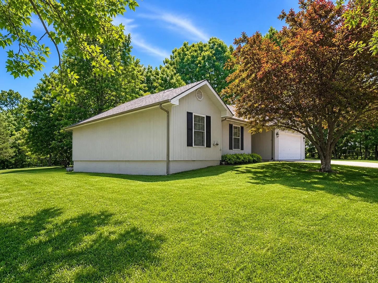 3 bed, 1328 sqft, $2,200 — Photo 3
