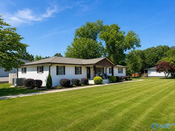 202 Helen St, Rainbow City, AL 35906