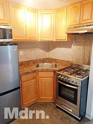 Rented by Mdrn Residential | media 5