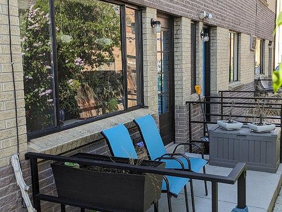 4th image of 41 N Emerson St APT 2