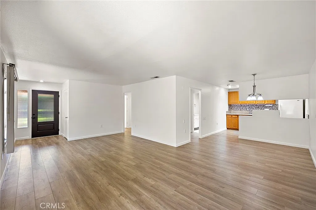 2 bed, 989 sqft, $3,000 — Photo 4