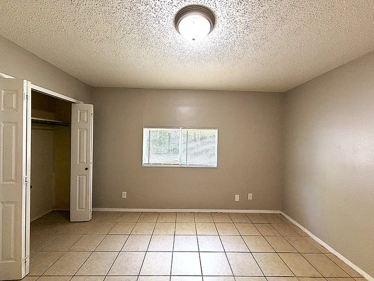 2105 Coach Dr — Photo 16
