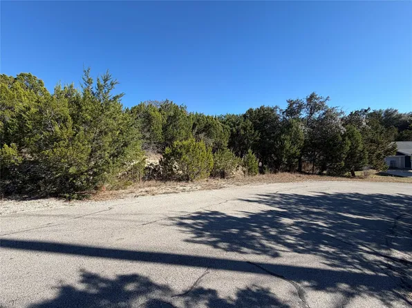 5001 Arrowhead Dr, Leander, TX 78645