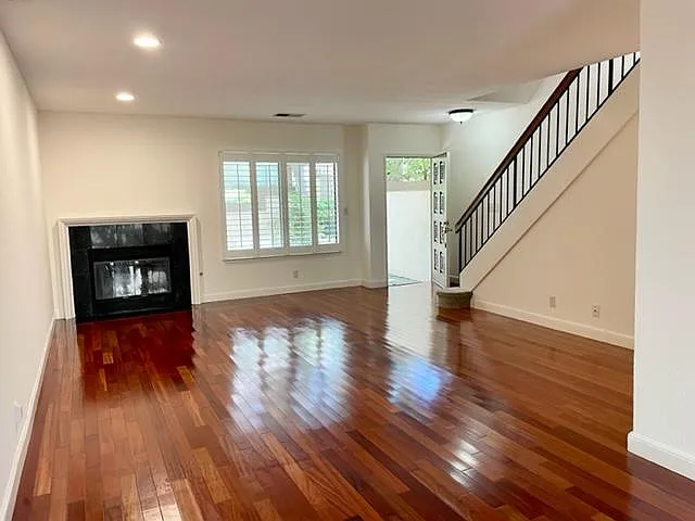 556 Churchill Downs Ct — Photo 4