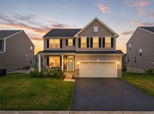 817 Hendon Ln N, Catasauqua, PA 18032