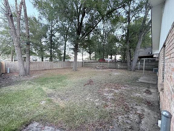 3rd image of 945 N Lakewood Dr