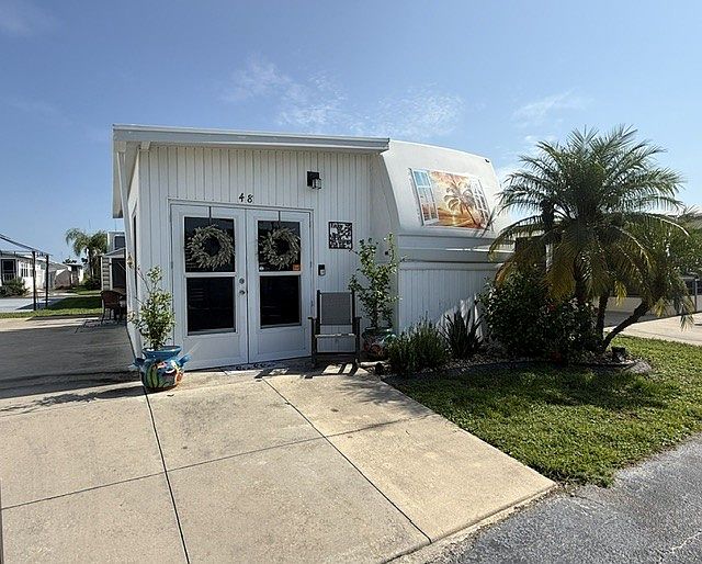 1st image of 48 Angelfish Dr #3513