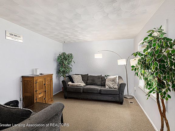 3rd image of 3119 Norwich Rd
