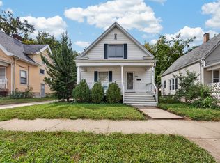 614 W Oakland Ave, Bloomington, IL 61701