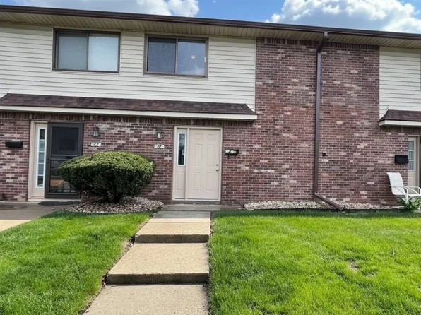 49 Trails End, Greenwood, IN 46142