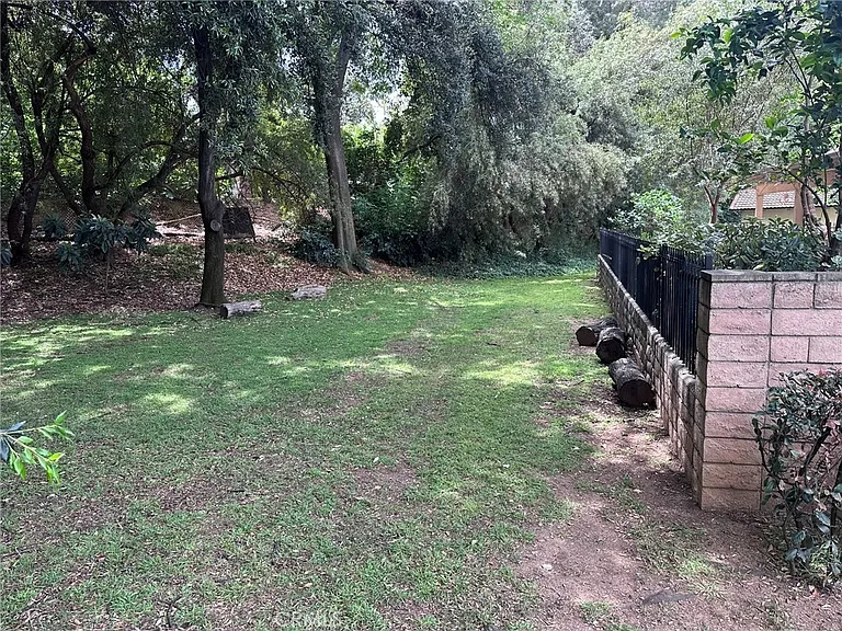 1555 Lynne Ct — Photo 10