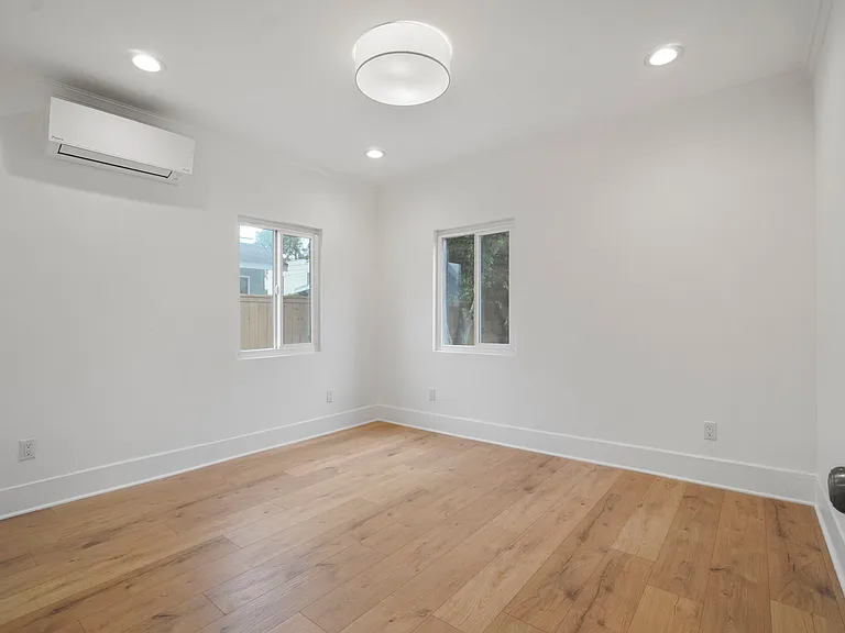 2736 S Sycamore Ave — Photo 13